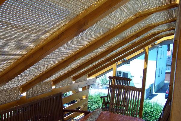 Bambusová roleta na strop terasy